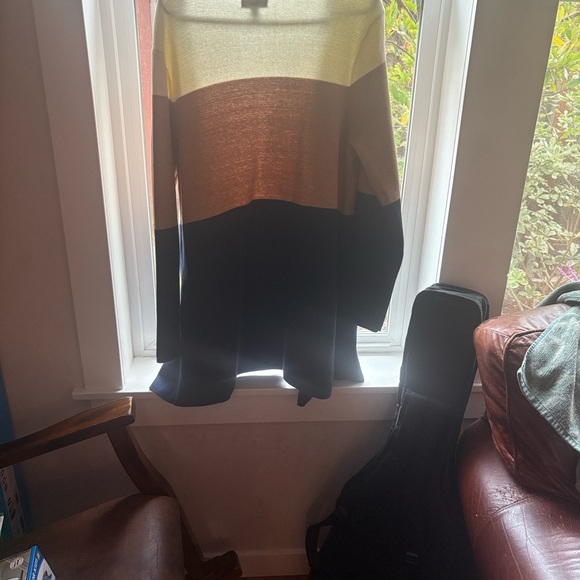 Color Block Sweater - Picture 7 of 7